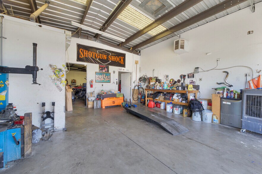More Photos Of 2842-2846 N 1st Ave, Tucson Auto Repair For Sale