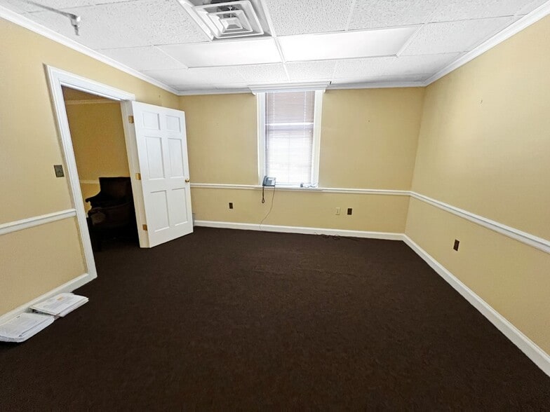 More Photos Of 205 Patton St, Danville Office For Lease