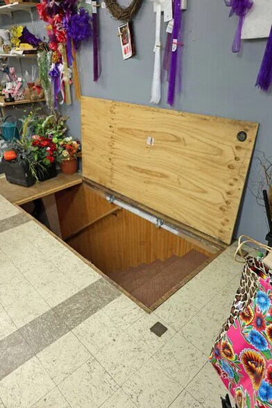 More Photos Of 632 6th St, Pawnee City Storefront For Sale