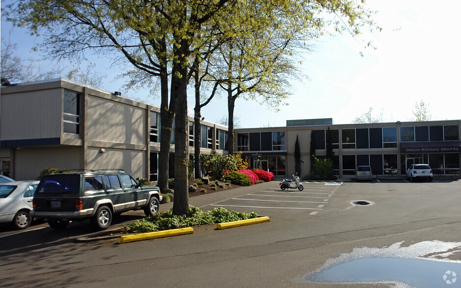 More Photos Of 1600 Oak St, Eugene Office For Lease