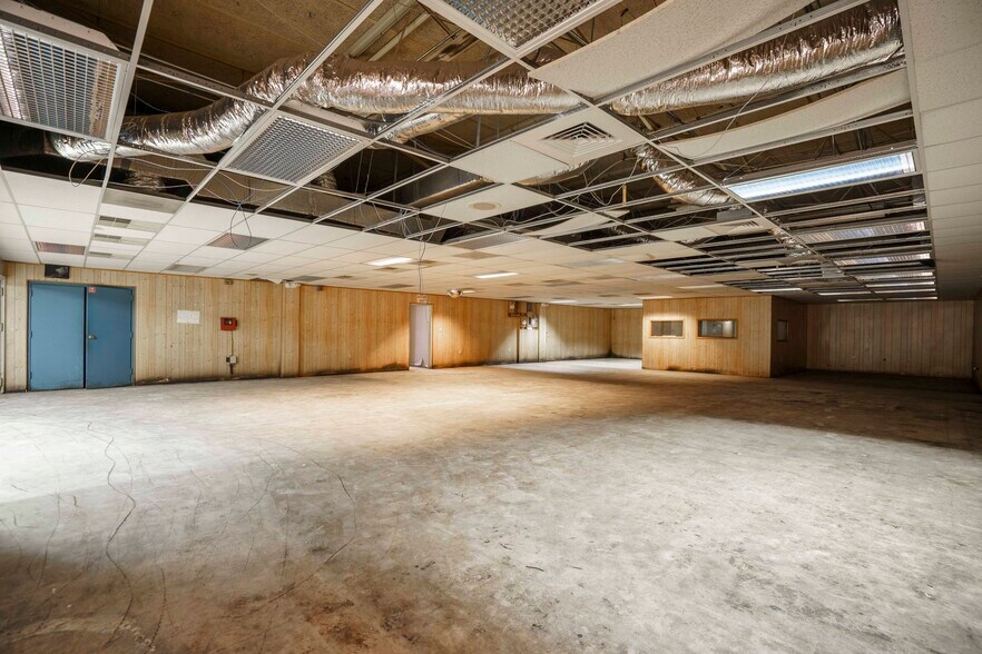 More Photos Of 1310 S Commerce St, Harlingen Office For Sale