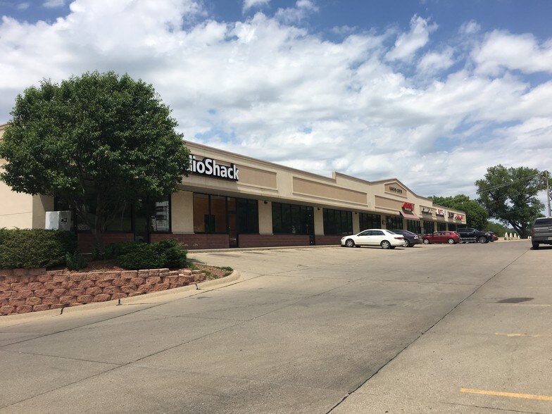 More Photos Of 1901 Hamilton Blvd, Sioux City General Retail For Sale