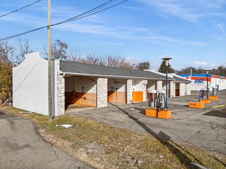 More Photos Of 1620 Keuper Blvd NE, Massillon Carwash For Sale