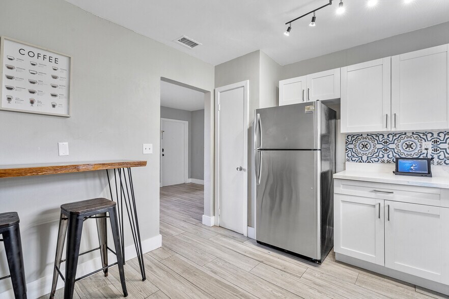 More Photos Of 50 SE 12th St, Fort Lauderdale Apartments For Sale