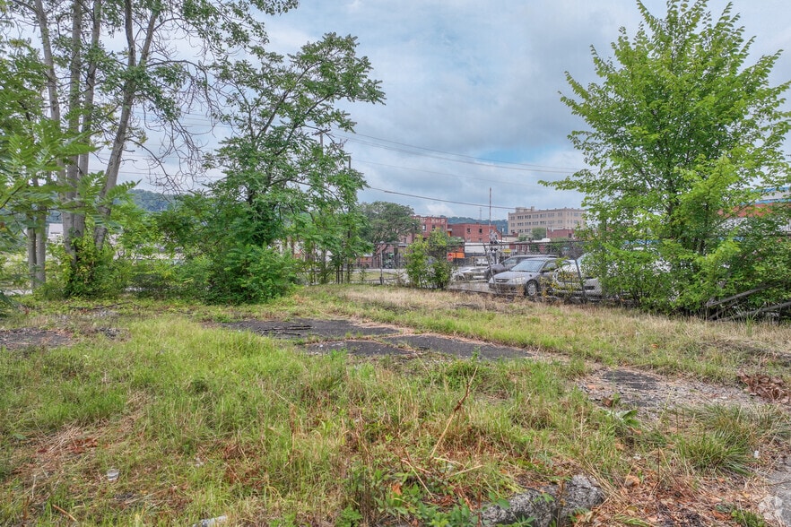 More Photos Of 700 Constitution Blvd, New Kensington Land For Sale