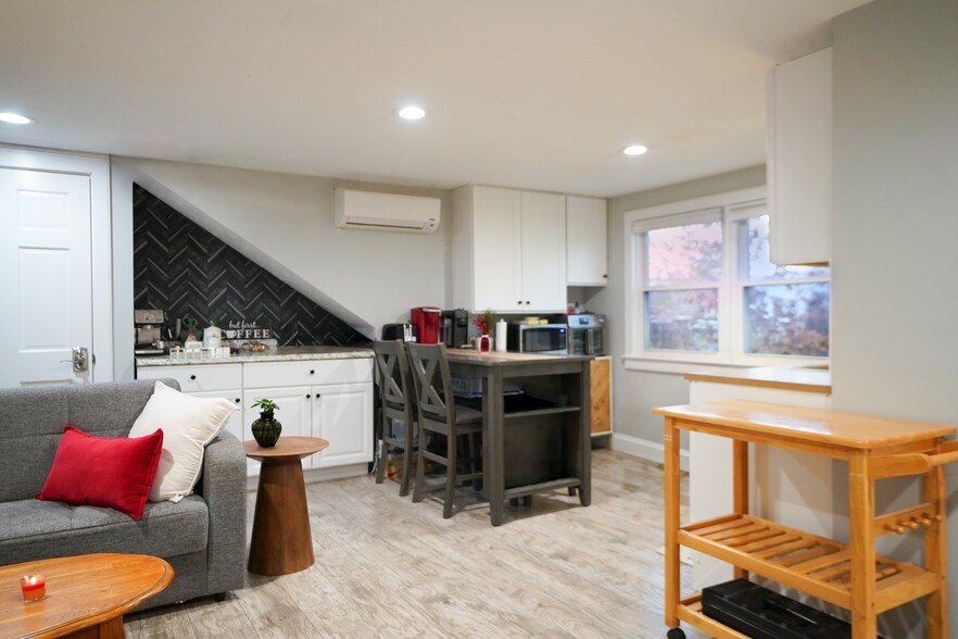 More Photos Of 712 Main St, Hyannis Storefront Retail Office For Sale