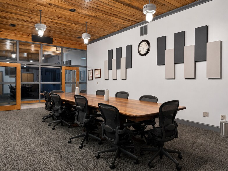 More Photos Of 122 Jefferson St, Jacksonville Office For Lease