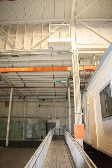 More Photos Of 4917 Bailey Loop, Mcclellan Airplane Hangar For Lease