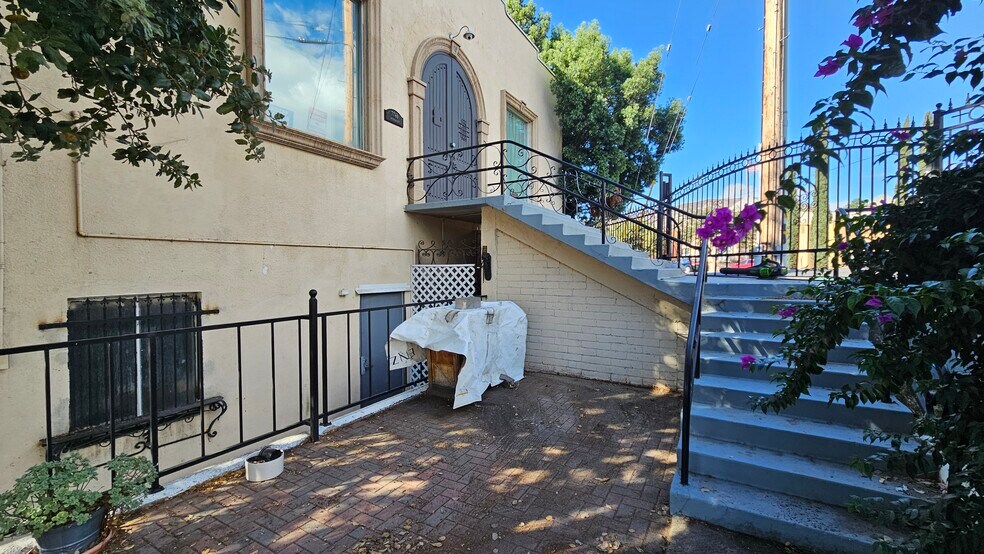 More Photos Of 7746 Foothill Blvd, Tujunga Movie Radio TVStudio For Sale