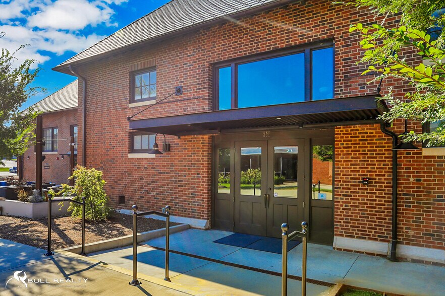 More Photos Of 1802 Drayton Rd, Drayton Restaurant For Lease