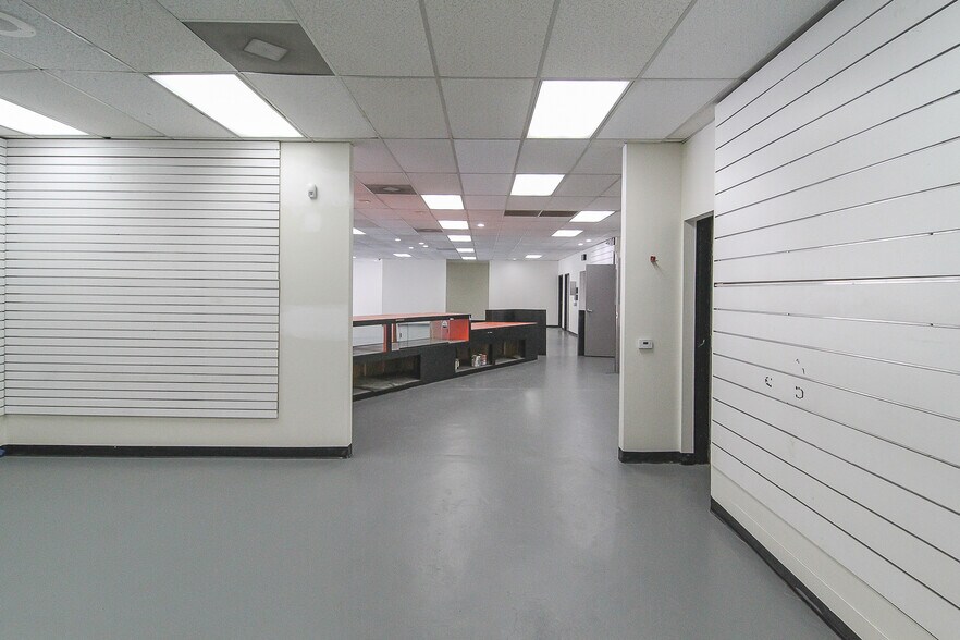 More Photos Of 26081 Bouquet Canyon Rd, Santa Clarita Freestanding For Lease