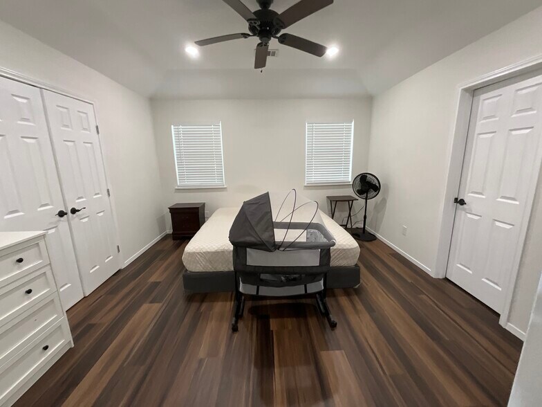 More Photos Of 21095 FM 362 Rd, Waller Flex For Sale