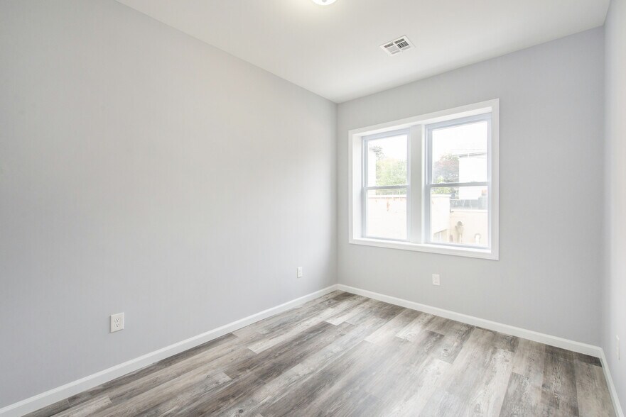 More Photos Of 47 Washington Ave, Nutley Apartments For Lease