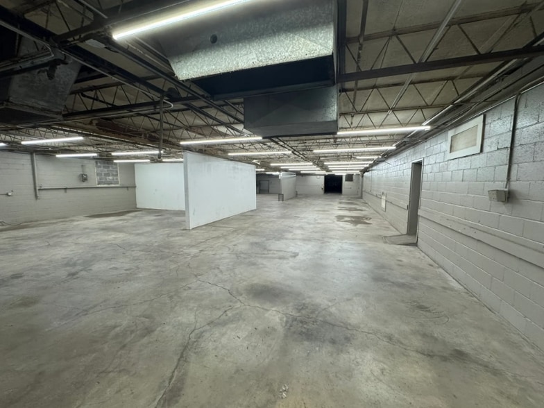 More Photos Of 215-219 Lovvorn Rd, Carrollton Warehouse For Lease