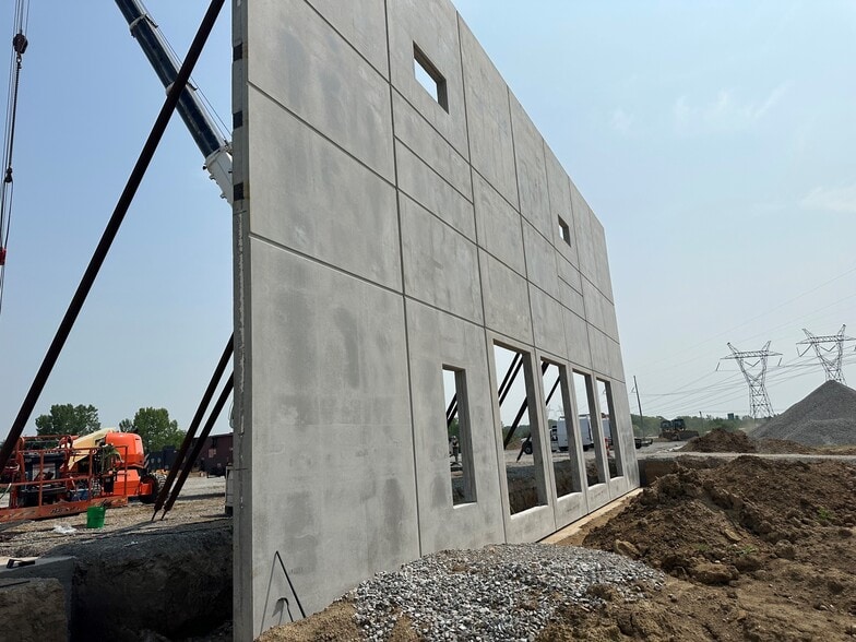 More Photos Of 3150 Reeves Rd, Plainfield Distribution For Sale