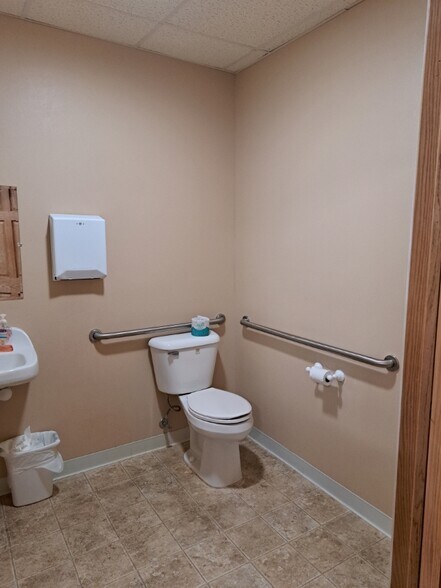 More Photos Of 139 W 3rd St, Chadron Storefront For Sale