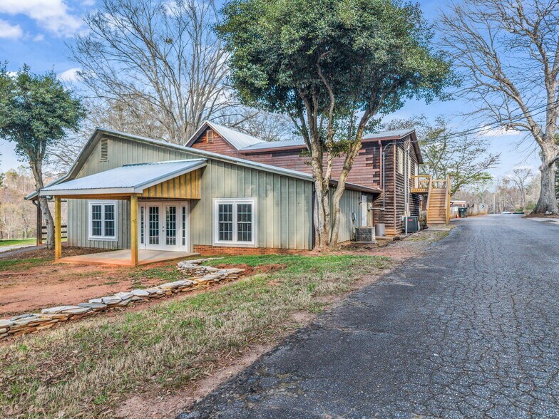 More Photos Of 192 Fashion Cir, Rutherfordton General Retail For Sale