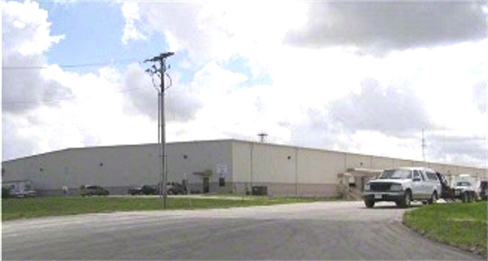 More Photos Of 13037 Distribution Blvd, Lake Placid Distribution For Lease