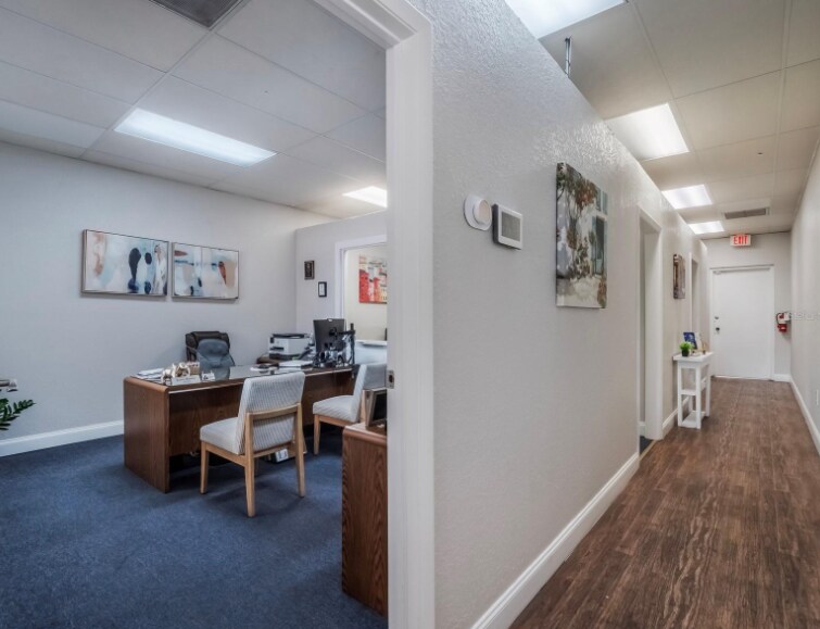 More Photos Of 3800-3822 Edgewater Dr, Orlando Unknown For Lease