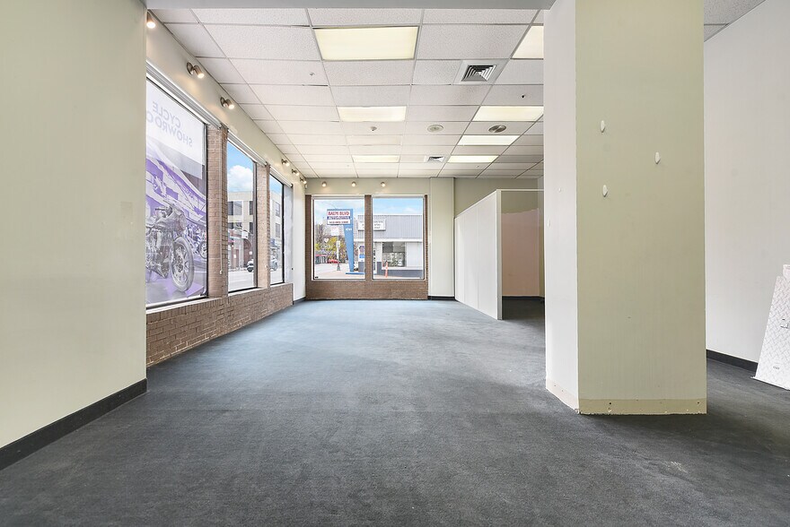 More Photos Of 4749 Baum Blvd, Pittsburgh Showroom For Lease