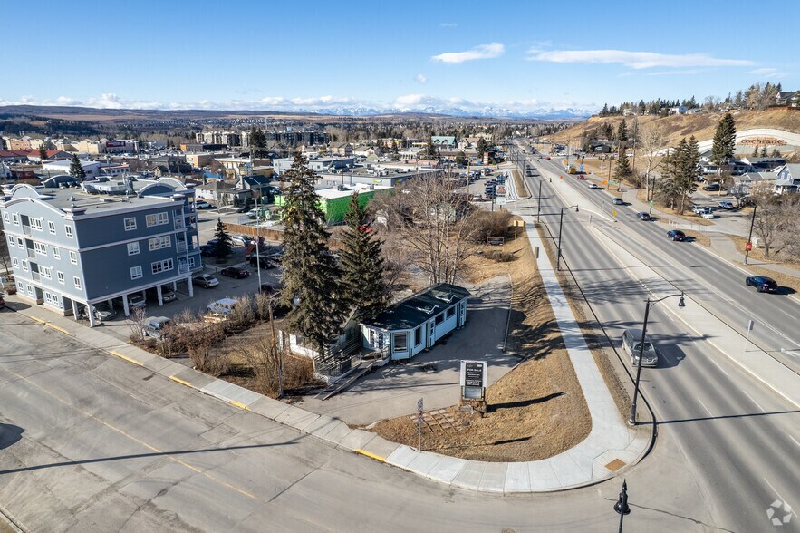 More Photos Of 221 2nd Ave W, Cochrane Freestanding For Sale