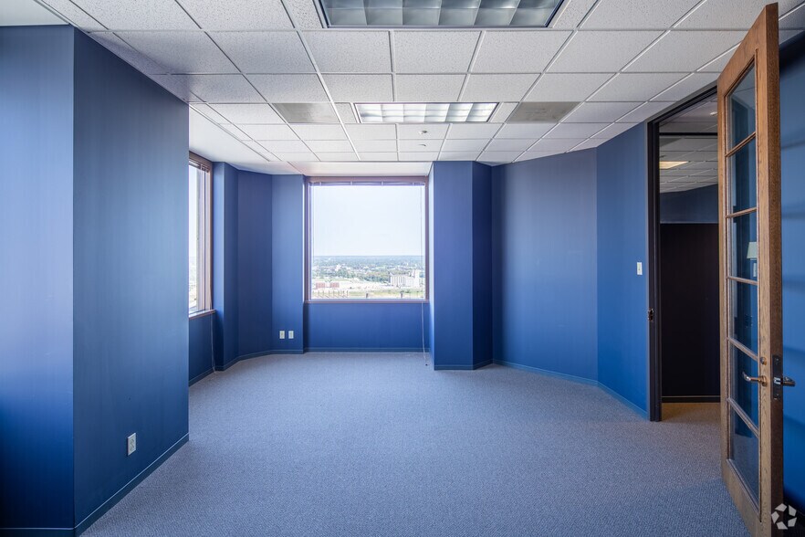 Photo of 24th Floor Ste 2440