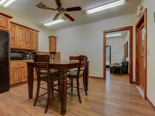 More Photos Of 4304 College Dr, Lufkin Office For Sale