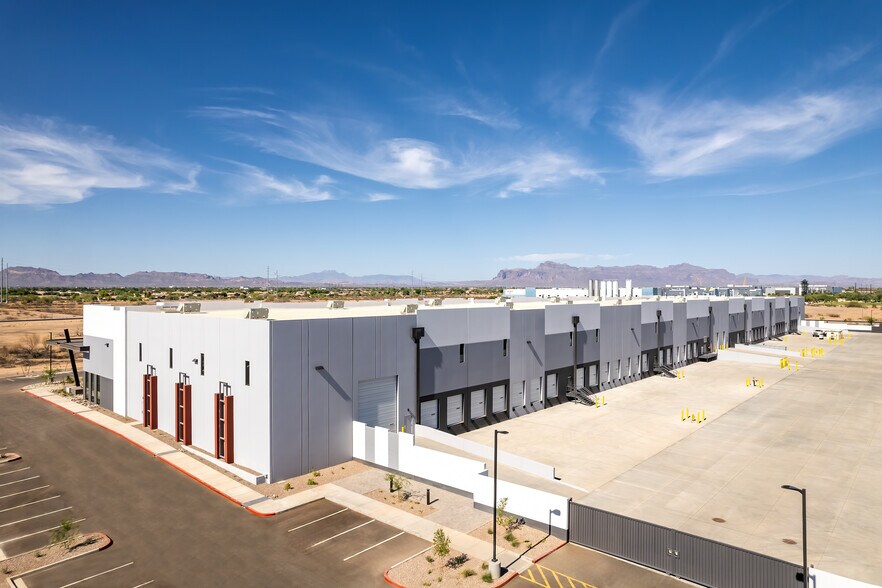 More Photos Of 9512 E Elliot Rd, Mesa Warehouse For Lease