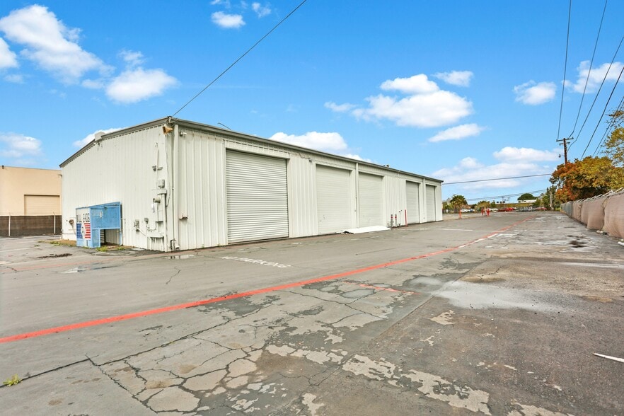 More Photos Of 5650 66th Ave, Sacramento Self Storage For Sale