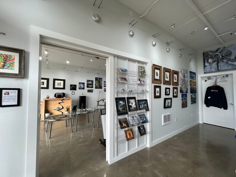 More Photos Of 502-504 N US-101 Hwy, Yachats Storefront Retail Office For Sale