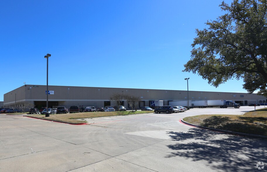 Primary Photo Of 2005 McDaniel Dr, Carrollton Distribution For Lease