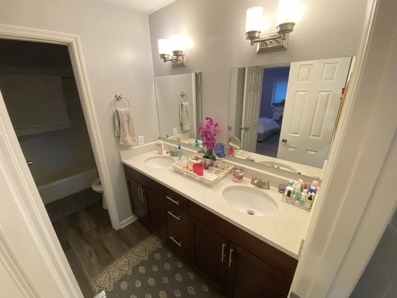 More Photos Of 706 E 139th St, Kansas City Apartments For Sale