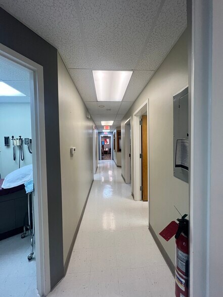 More Photos Of 140 Commonwealth Ave, Danvers Medical For Lease