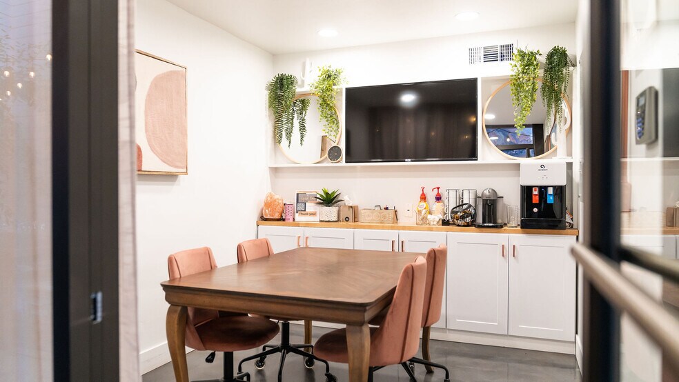 More Photos Of 931 10th St, Modesto Coworking Space