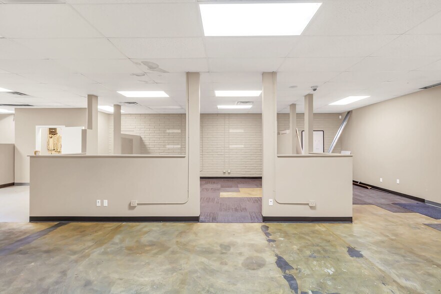 More Photos Of 78 W Ray Rd, Chandler Convenience Store For Lease