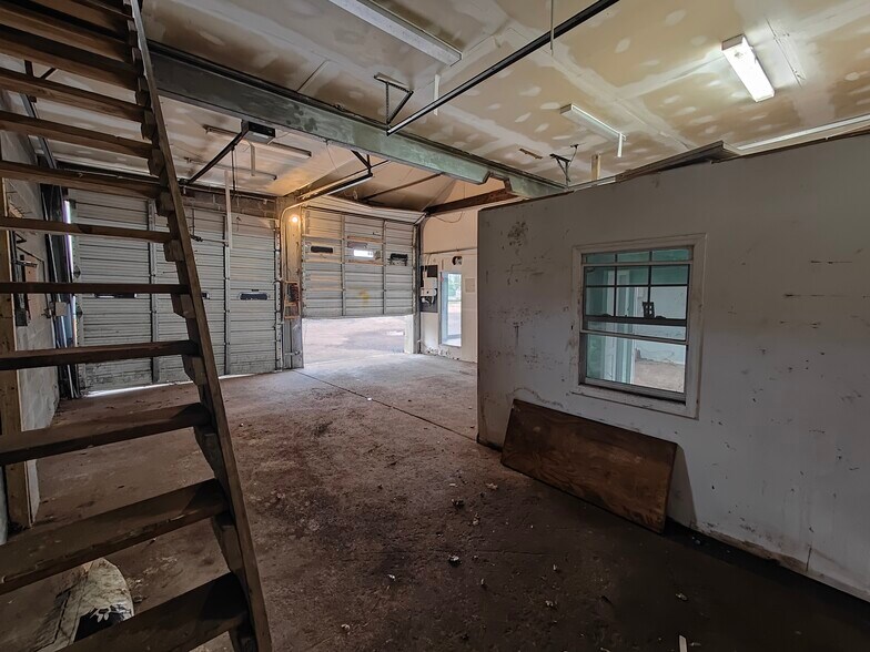 More Photos Of 56 Park Ave, Summit Auto Repair For Lease