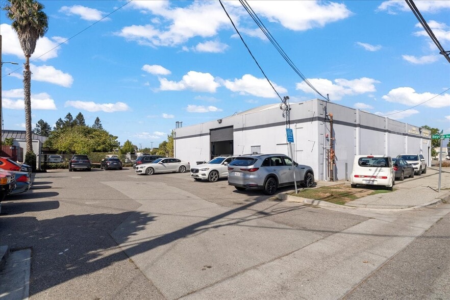 More Photos Of 1380 Industrial Rd, San Carlos Service For Sale