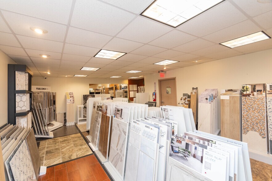 More Photos Of 1402 Route 300, Newburgh Showroom For Sale