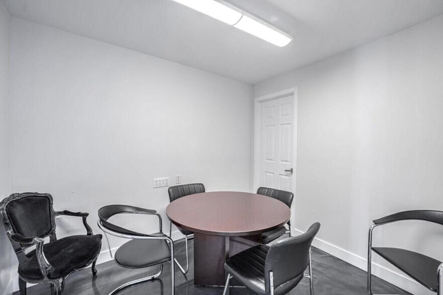 More Photos Of 4151 Rue Beaubien E, Montréal Storefront Retail Residential For Sale