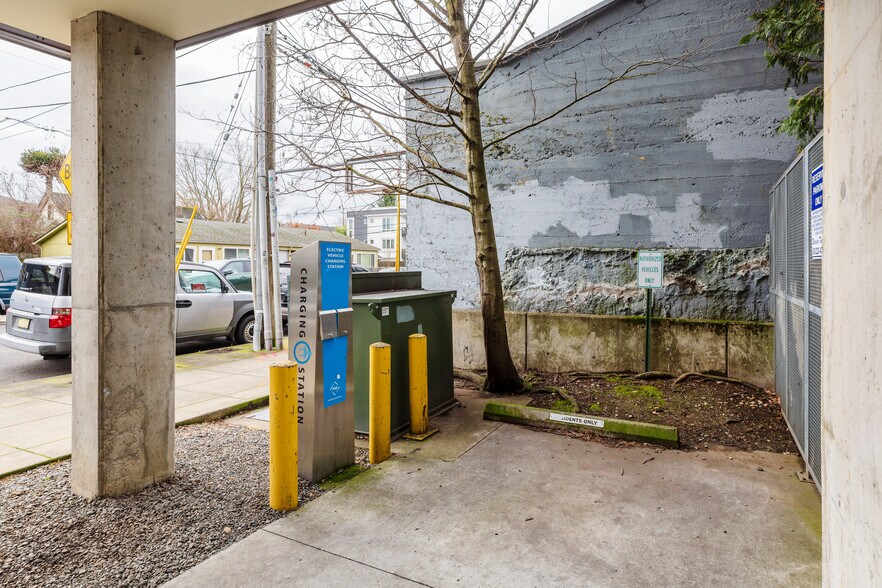 More Photos Of 375 NE Shaver St, Portland Apartments For Sale