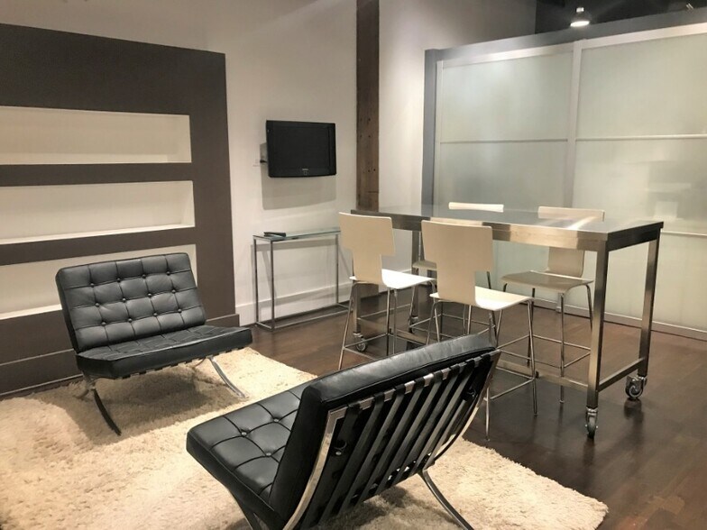 More Photos Of 824 W Superior St, Chicago Office Residential For Sale