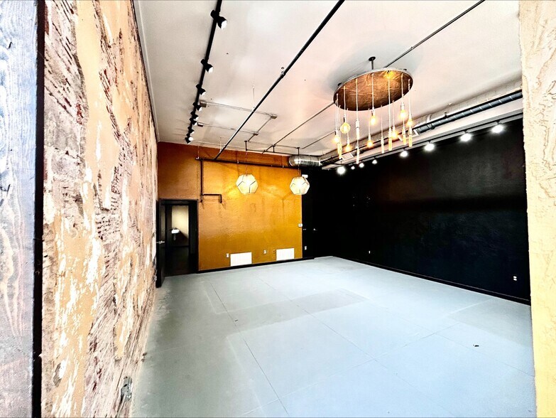 More Photos Of 208 SW 10th Ave, Amarillo Storefront For Lease