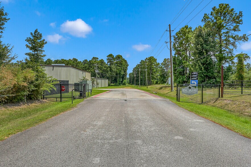 More Photos Of 21255 Blair Rd, Conroe Warehouse For Sale