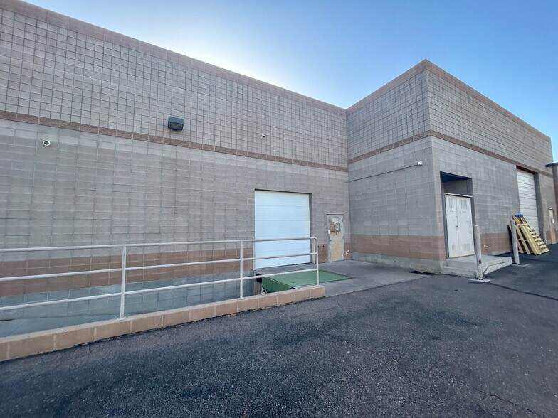 More Photos Of 16441 N 90th St, Scottsdale Research And Development For Lease