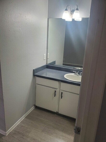 More Photos Of 430 Kendalia Ave, San Antonio Apartments For Sale