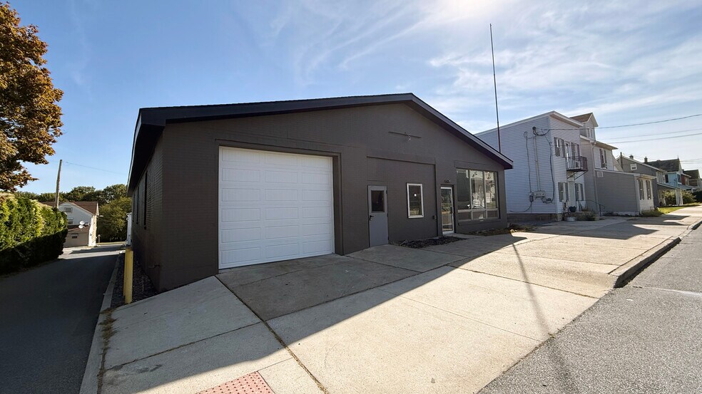 More Photos Of 129 S 2nd St, Coplay Auto Repair For Sale
