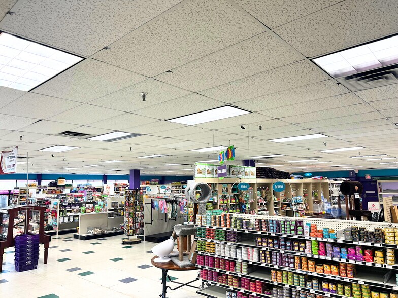 More Photos Of 2620 N Farnsworth Ave, Aurora Freestanding For Sale