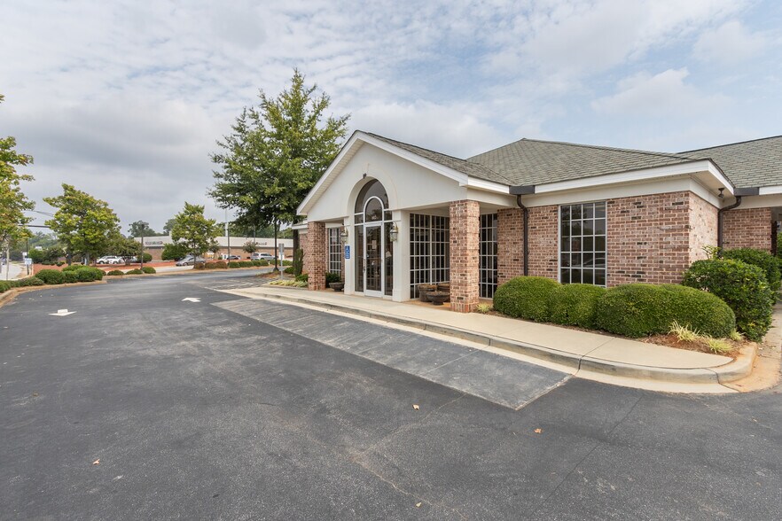 More Photos Of 602 N Main St, Anderson Bank For Sale