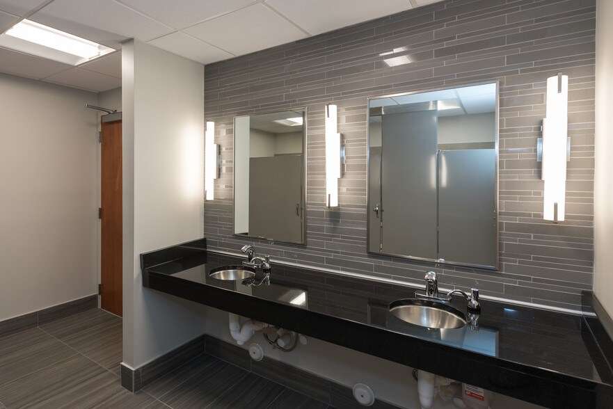 More Photos Of 7301 Forest Ave, Richmond Medical For Lease