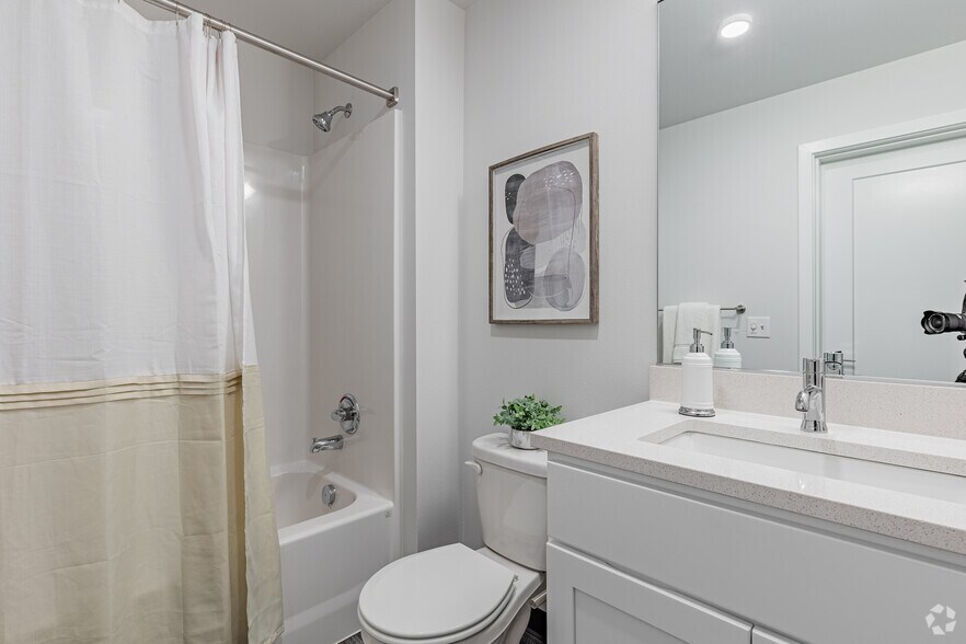 More Photos Of 18604-18688 E Burnside St, Portland Apartments For Lease